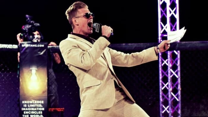 Kody ‘Big Mo’ Mommaerts is the world’s youngest professional ring announcer with ‘peculiar’ vocal chords. Kody has been announcing for BOXXER and Sky Sports in the UK, he is also now the ring announcer for NBC in America. INSTAGRAM @OFFICIAL.BIGMO.